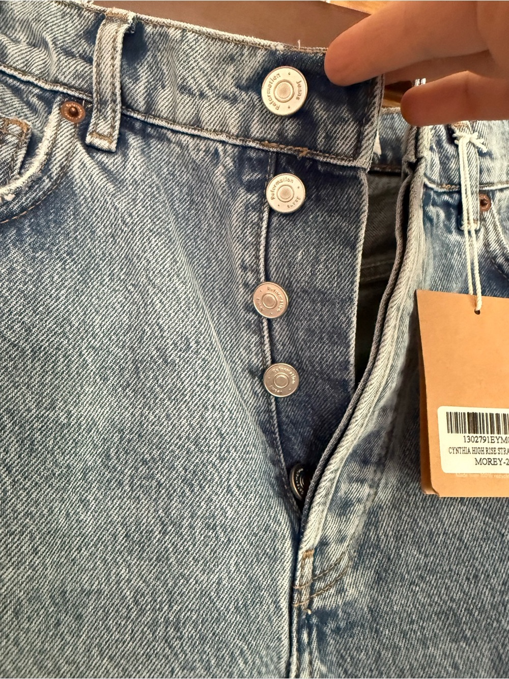 Reformation Straight Leg Jeans in Light Blue Wash NWT - Picture 6 of 9
